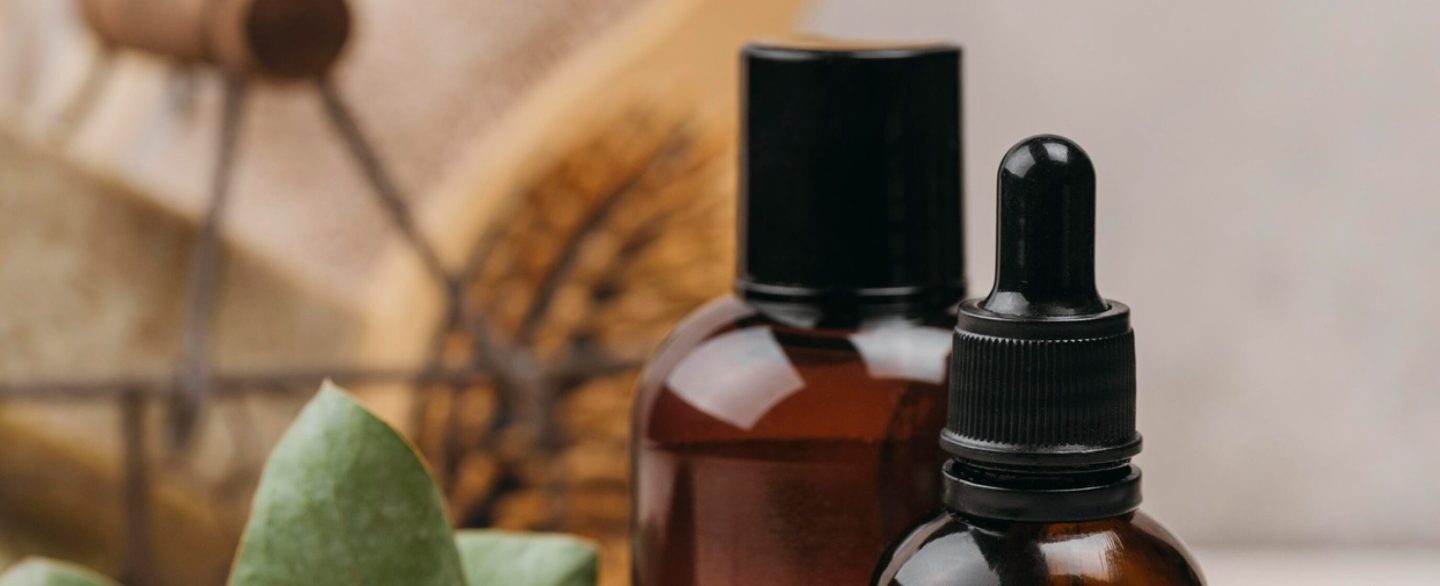 Botol kecil dan botol berpinset.