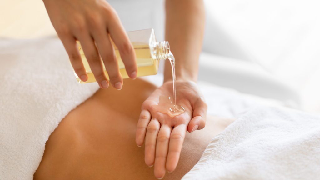 Minyak balur kutus kutus