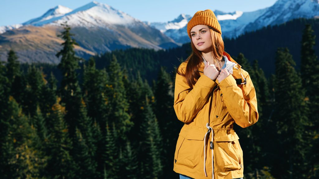 Kenakan pakaian yang melindungi tubuh