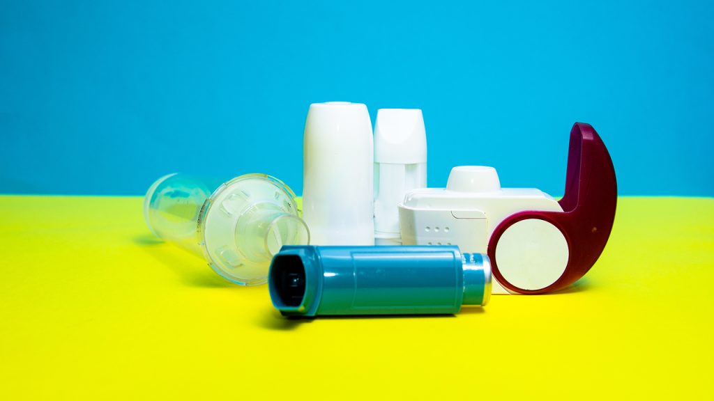 inhaler sebagai alat yang sangat umum digunakan oleh penderita asma